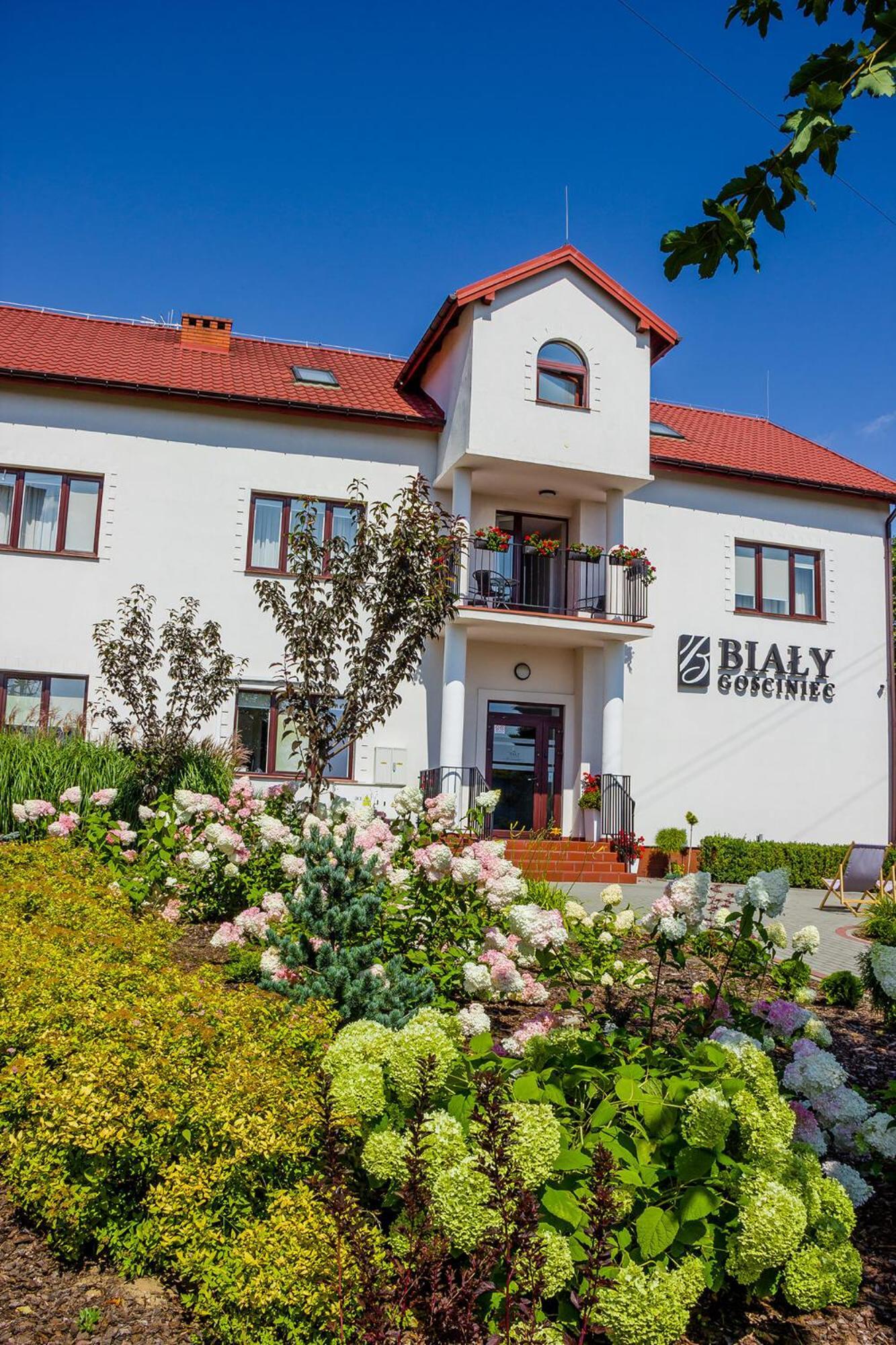 Hotel Bialy Gosciniec à Ciechanów Extérieur photo